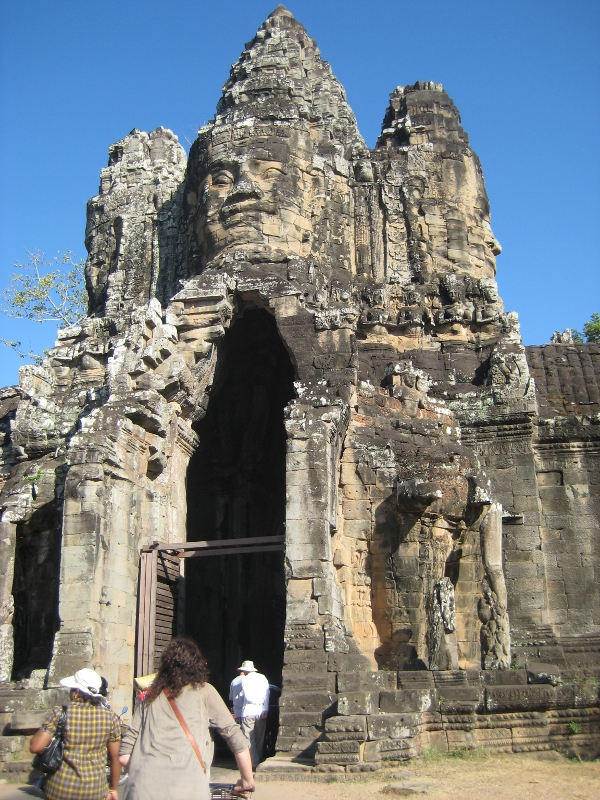 King Jayavarman the IV smiling magnanimously at us as we pass through the gate King Jayavarman the IV smiling magnanimously at us as we pass through the gate